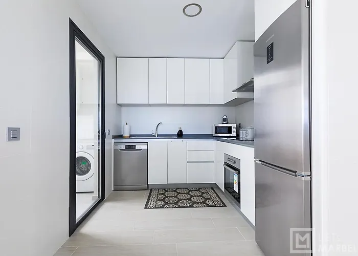 Sunsets - Modern 3-br Beachside Estepona