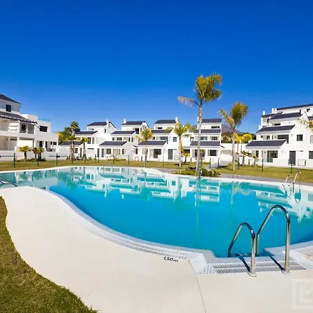 Sunsets - Modern 3-br Beachside * Эстепона