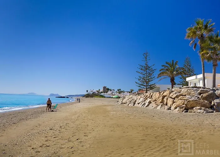 Sunsets - Modern 3-br Beachside *