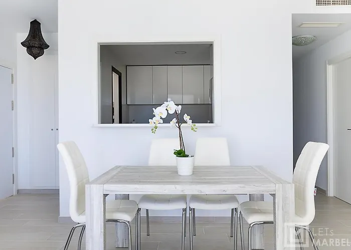 Sunsets - Modern 3-br Beachside Estepona