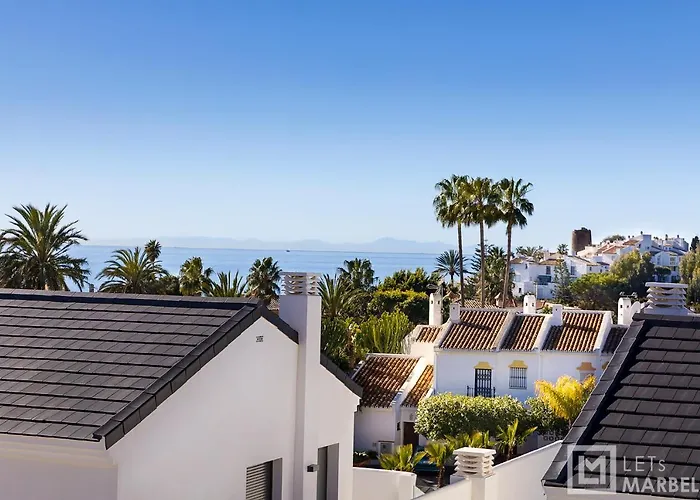 Sunsets - Modern 3-br Beachside Apartamento