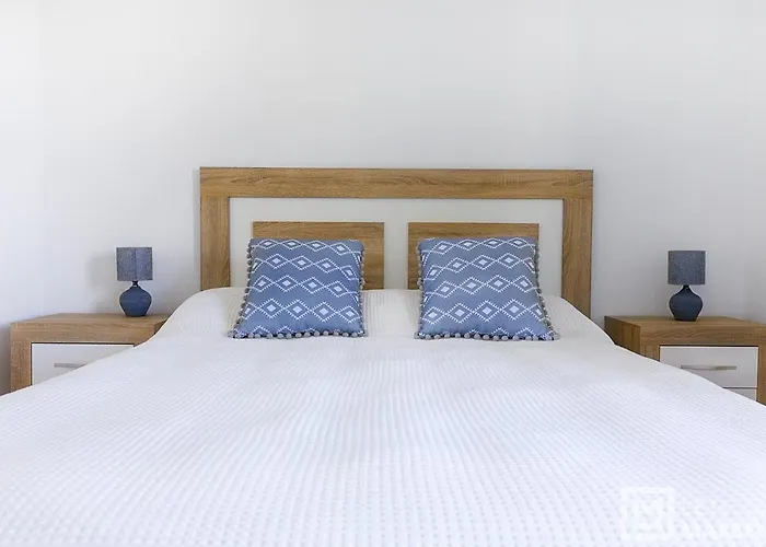 Apartamento Sunsets - Modern 3-br Beachside *